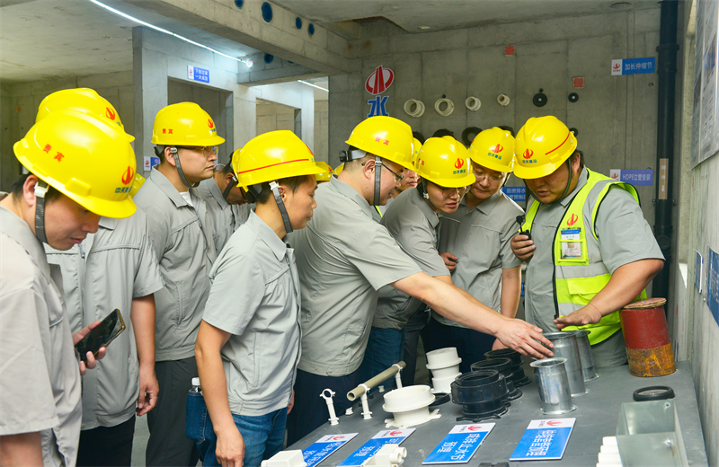 为进一步推进优质客户高效履约，提升交付品质、达成客户满意，2025年6月25日，人生就是博建设集团在上海组织召开2025年越秀地产、华润置业客户履约推进会。